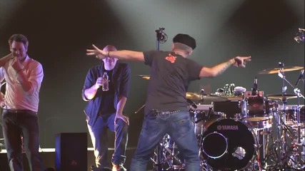 Eros Ramazzotti Танцува Harlem Shake С 12 000 Фенове В Милано