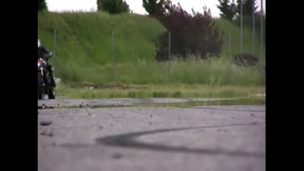 Moto et Motards - Drift Moto vs Auto