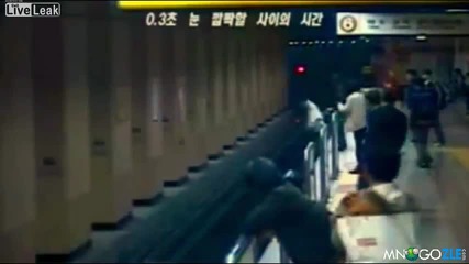 Герой в корейското метрото