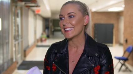 Renee Young makes history on Raw commentary: WWE.com Exclusive, Aug. 13, 2018