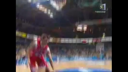 stupid basketball slam dunk contest player