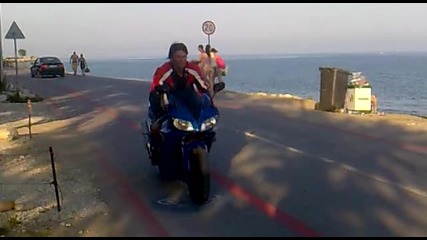 Fzr 1000 на плажа