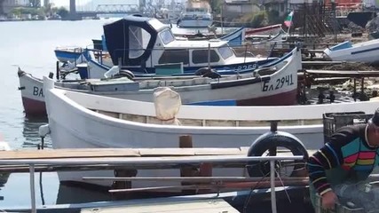 Влекач разруши мостове и потопи рибарски лодки край Варна