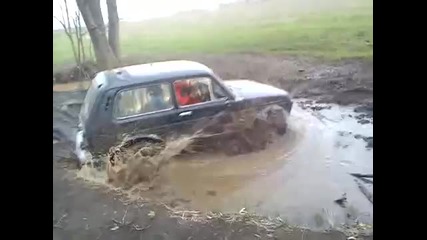Гледайте Лада Нива 4х4 в действие!