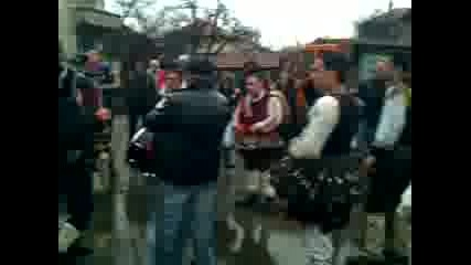 kukeri v dolno ezerovo 2011 Tarfalii 2 