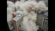 Cграда се срутва много лошо