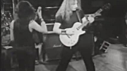 P.mobil ( 1983 ) - Utolso Cigaretta ( Live )