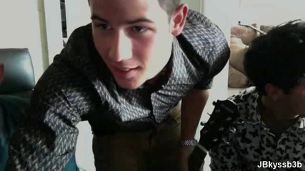 New Song Preview - Jonas Brothers Live Chat - 20 август 2012