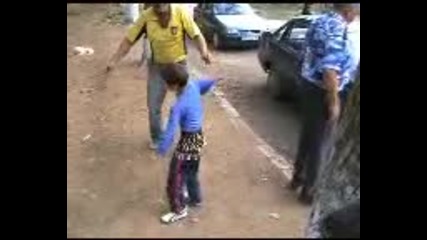 Пачи от Габаре играе кючек