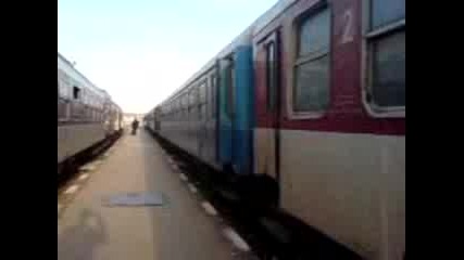 Бв 2612 Варна - София заминава от гара Мездра