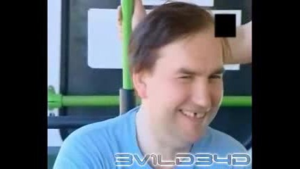 Голи и смешни Мацка с много къса поличка в рейса