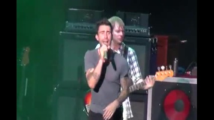 Maroon 5 - Misery [live]