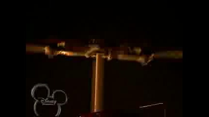 Част от Jonas Brothers - L.a baby 