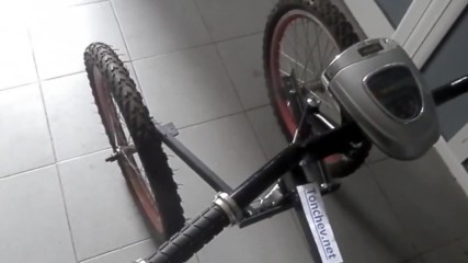 First ever -newly patented vehicle with no hinges frame self tilting at curves www.shecycles.eu