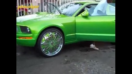 Ford Mustang с Доста Големи Джанти 