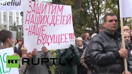 Lithuania: Minorities gather in Vilnius to decry lack of foreign language schools