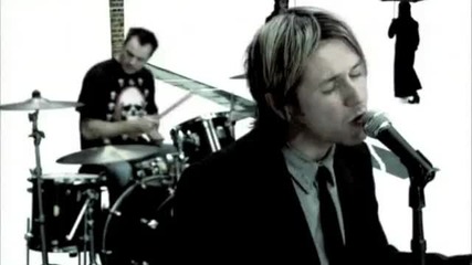 Feeder - Feeling A Moment + lyrics