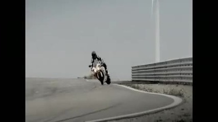 Yamaha R1 