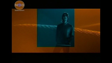 Oasis - Who Feels Love 