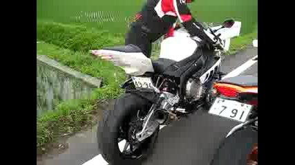 Bmw S1000rr(akrapovic) e Honda Cbr 1000rr Repsol(yoshimura) sound