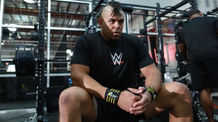 WWE PC Combine Bench Press competition, presented by BODYARMOR