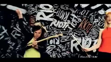Paramore - Misery Business [official Video]