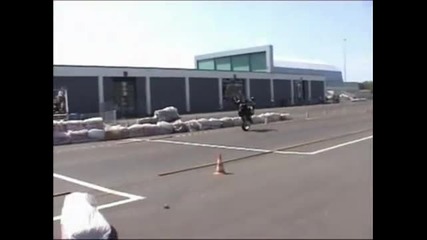 Cross maniak показва stunts 