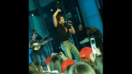 Giorgos Tsalikis Slideshow Pics