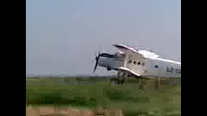 Полет над Исперих със селскостопански самолет!! 