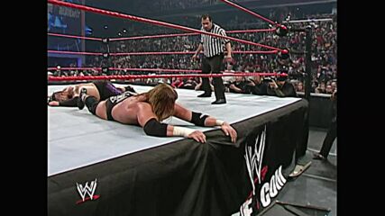 Triple H vs. Umaga – Street Fight: WWE Cyber Sunday 2007