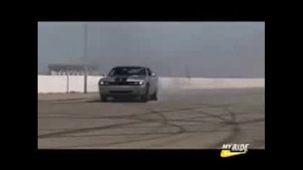 Dodge Challenger Burn Out 