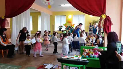 Кристияна Младенова Берковица - първо тържество в детската градина Със сто километра в час