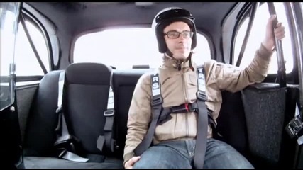 Стиг от Top Gear кара такси!