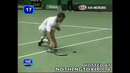 Тенисист убива птичка с топката 