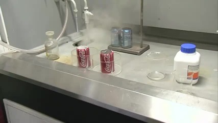 Интерсно - Coke Cans in Acid and Base - Periodic Table of Videos
