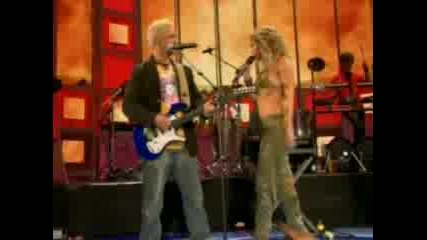 Shakira - La Tortura (live At 2005 Mtv)