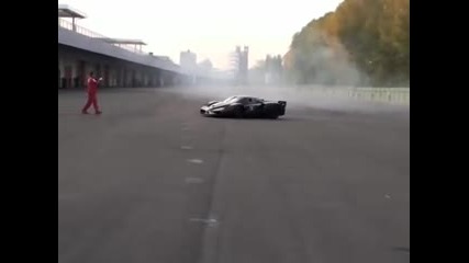 Ferrari Fxx Evo 860bhp...donuts 