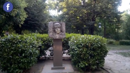 Паметник на Иван Вазов в Пловдив