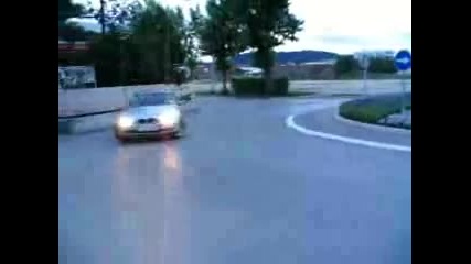Луд дрифт с Bmw на кръгово