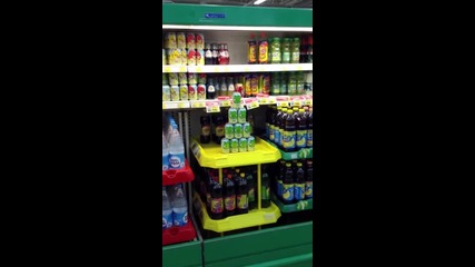 Angry birds със напитки в магазина