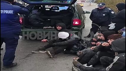 Хванаха 13 нелегални мигранти в София