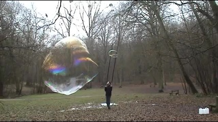 Огромни сапунени балони 