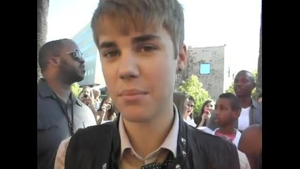 Justin Bieber: Дуетът с Деми е само слух!