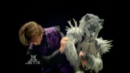 Power Rangers Jungle Fury - R.j. vs the Wolf 