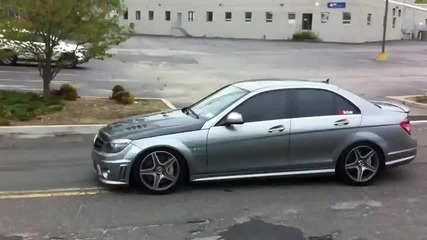 Тунингован Mercedes C63 Amg Бруталeн Burnout