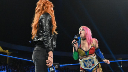 Becky Lynch y Asuka calientan Royal Rumble: WWE AHORA, Ene 17, 2019