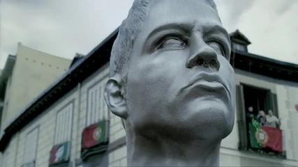 Статуята на C. Роналдо