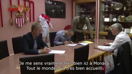 Бербатов подписва с Монако
