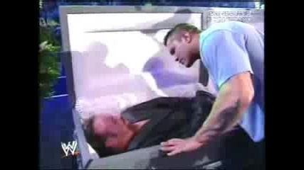 Undertaker изкара акъла на Randy Orton 