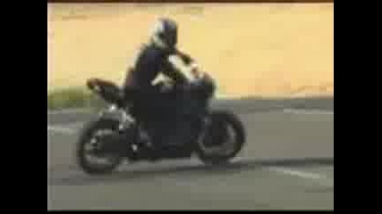 Ненормален stunt driver! 